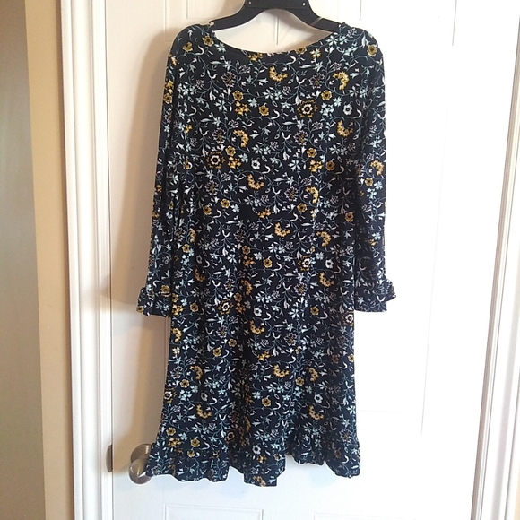NWT Yest Tunic Black Floral with Ruffle 3/4 sleeves and hem size 4 - Picture 3 of 6